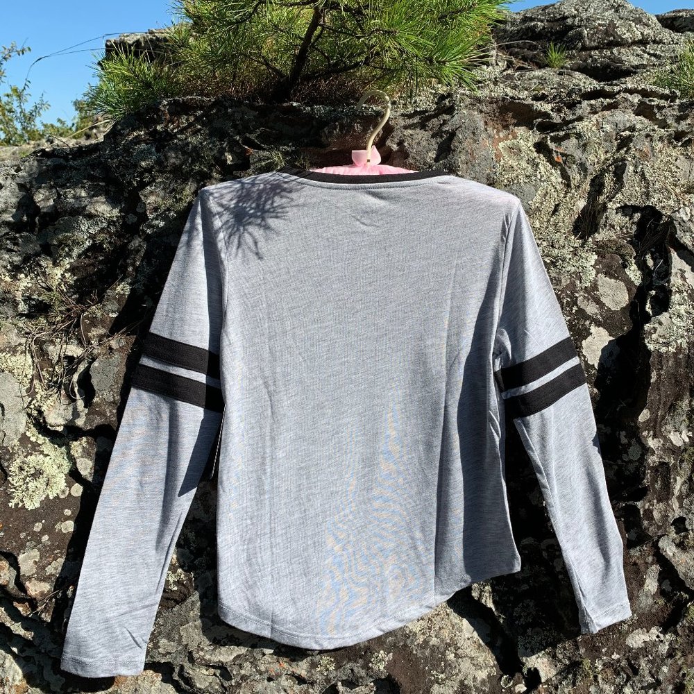 Disney Minnie "Love" long sleeve Tee sz XS - Picture 3 of 8